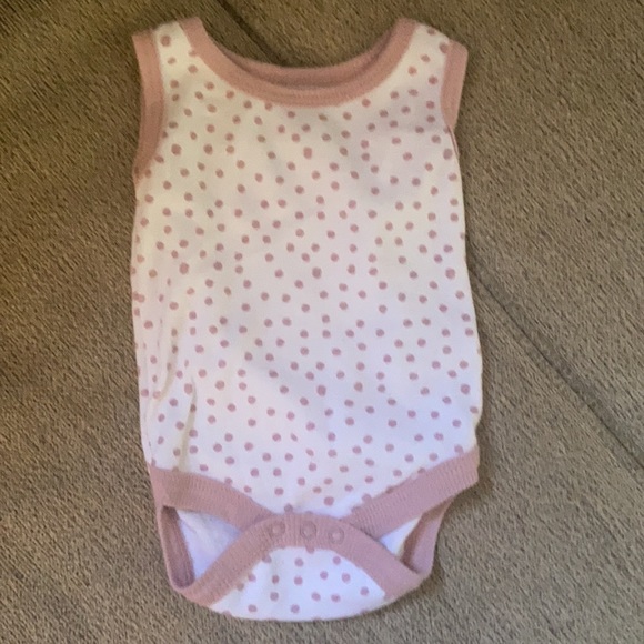 Kyle&Deena 3 piece onesie set. - Picture 3 of 4